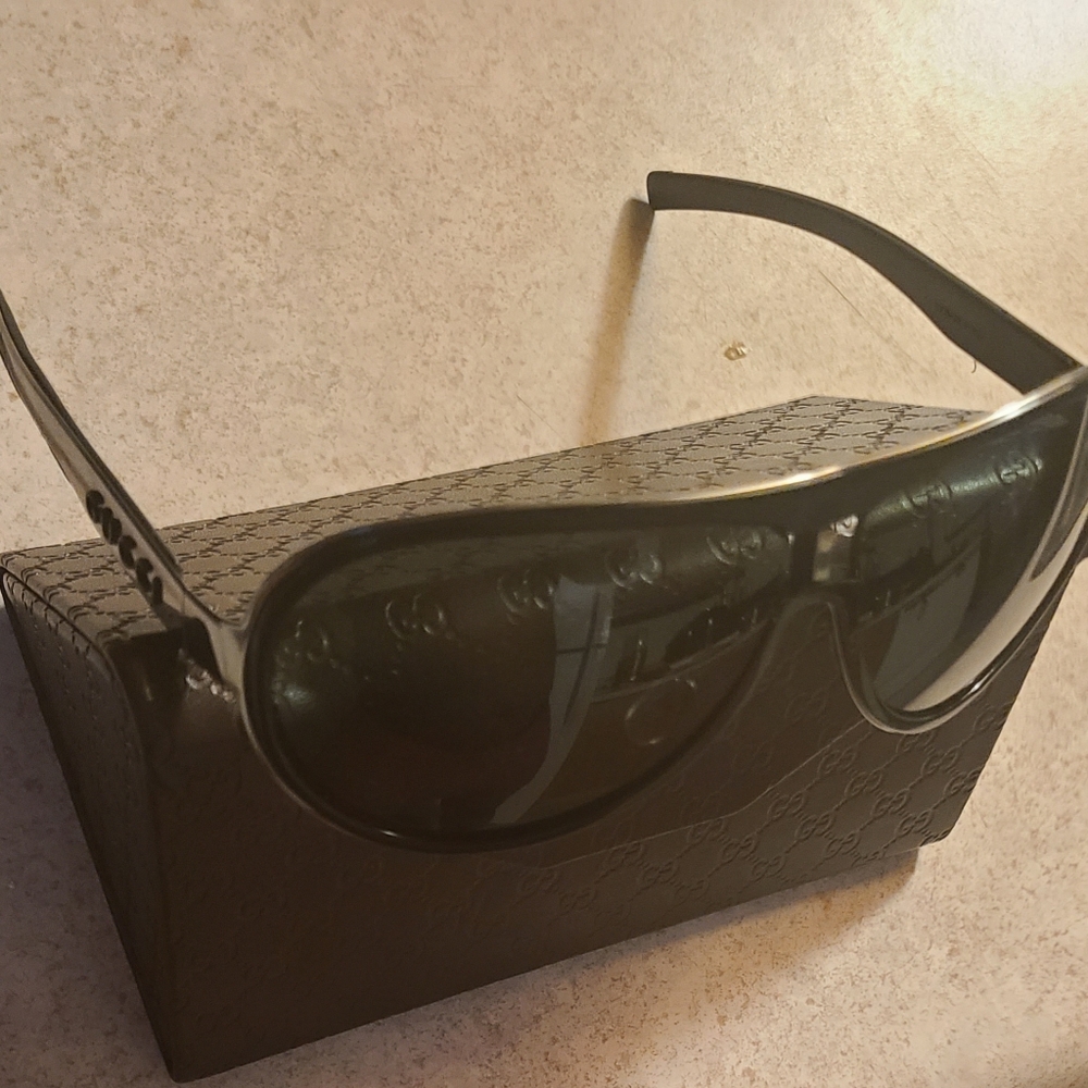 Gucci eye glasses